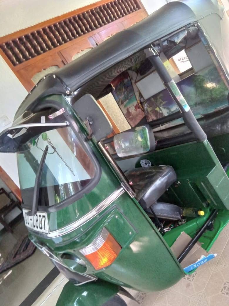 Bajaj Three Wheel 2009 - பயன்படுத்தப்பட்டது முச்சக்கர வண்டி sale in Sri Lanka - patpat.lk