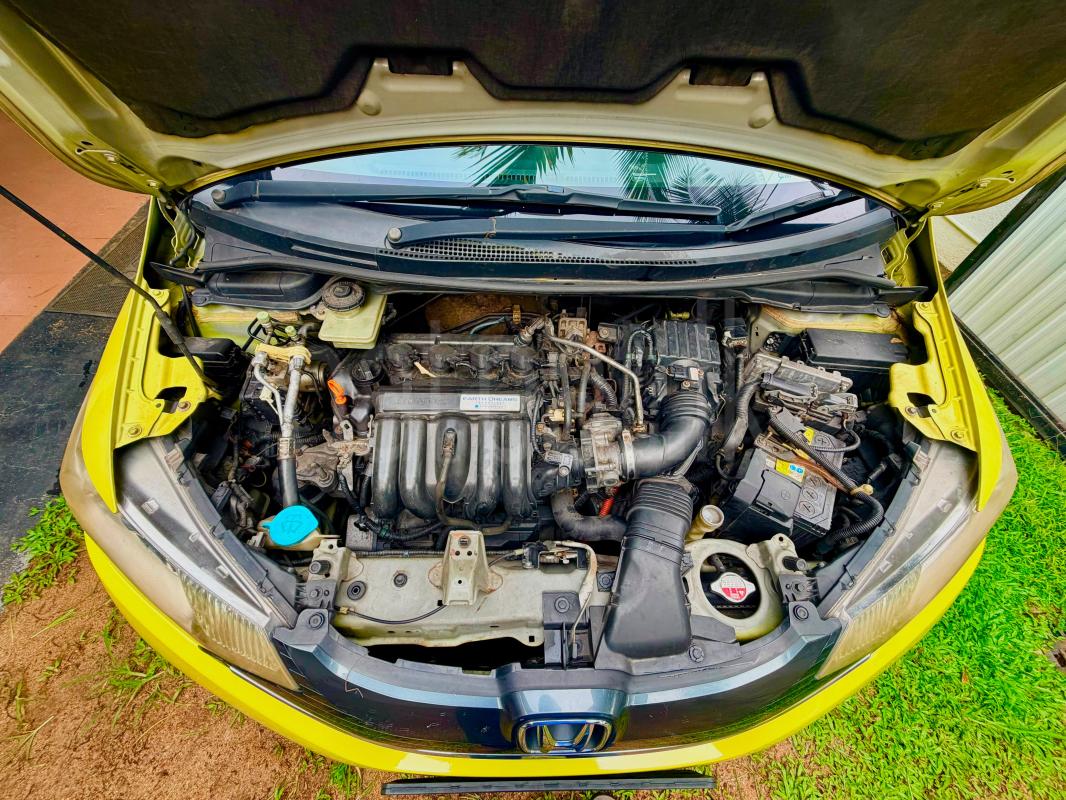 Honda Fit 2015 - பயன்படுத்தப்பட்டது கார் sale in Sri Lanka - patpat.lk