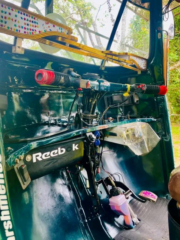 Bajaj Three Wheel 2006 - භාවිතා කරන ලද ත්‍රිරෝද රථය sale in Sri Lanka - patpat.lk