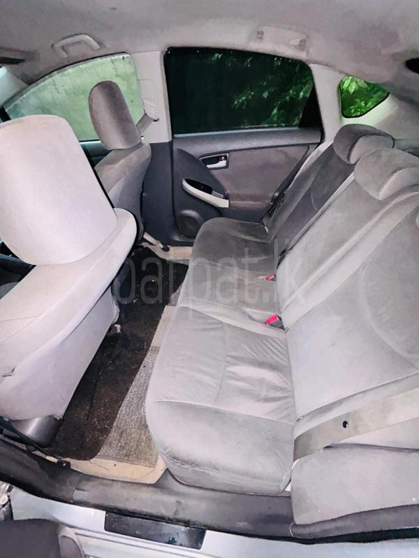 Toyota Prius 2011 - பயன்படுத்தப்பட்டது கார் sale in Sri Lanka - patpat.lk