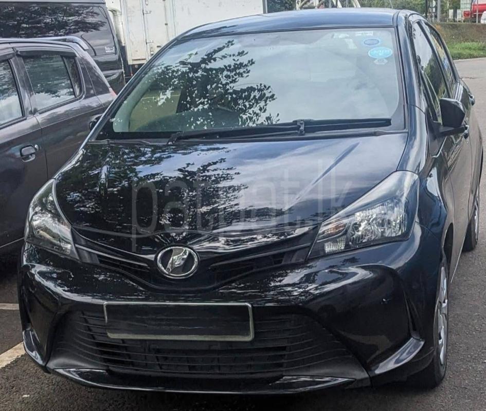 Toyota Vitz 2015 - பயன்படுத்தப்பட்டது கார் sale in Sri Lanka - patpat.lk
