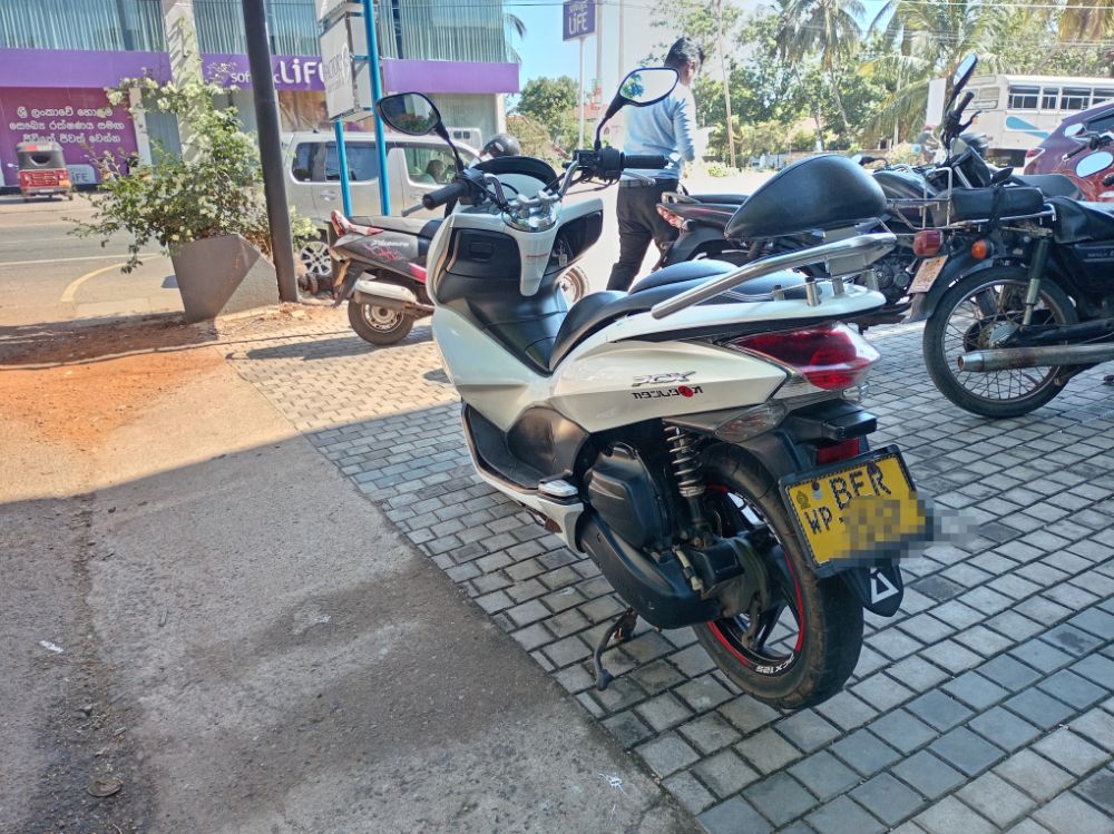 Honda PCX 2015 - Used Bike sale in Sri Lanka - patpat.lk