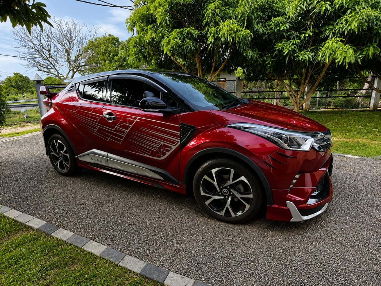 Toyota CHR 2017 - Used SUV sale in Sri Lanka - patpat.lk