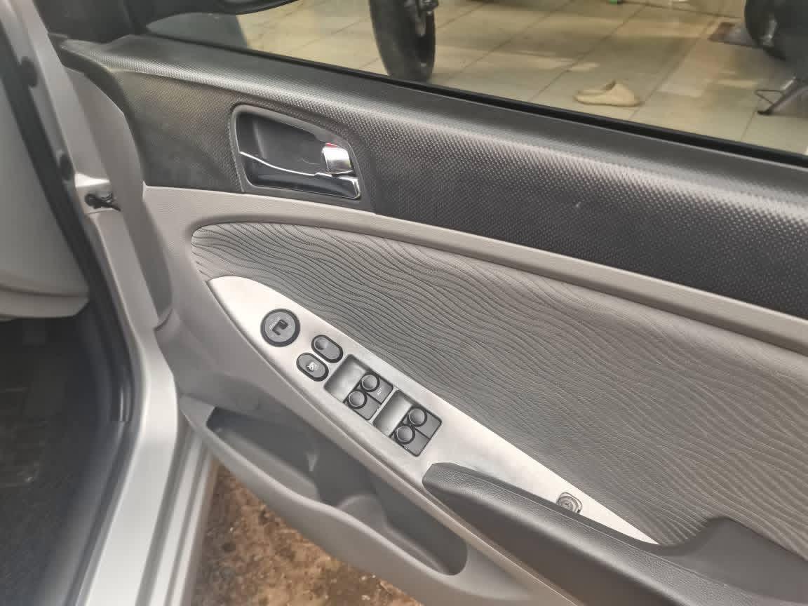 Hyundai Accent 2011 - Used Car sale in Sri Lanka - patpat.lk