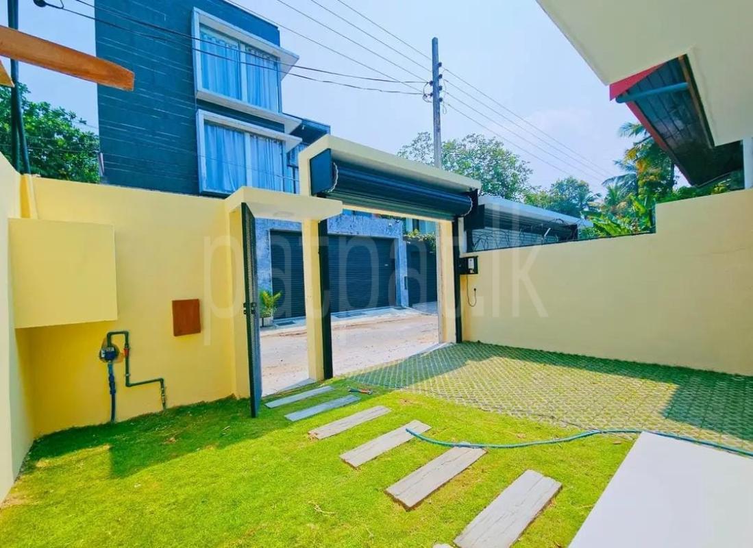 Advertisement image 4