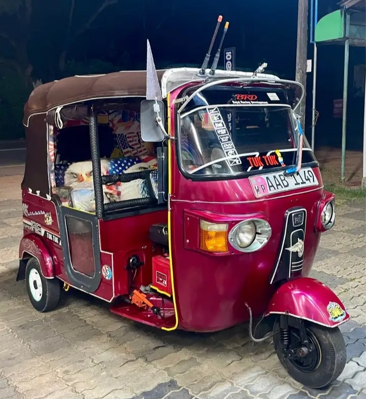 Bajaj 4 stroke 2012 - Reconditioned Three wheeler sale in Sri Lanka - patpat.lk