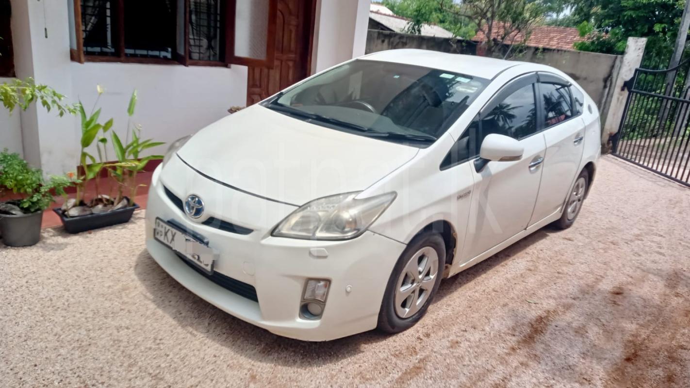 Toyota Prius 2010 - பயன்படுத்தப்பட்டது கார் sale in Sri Lanka - patpat.lk