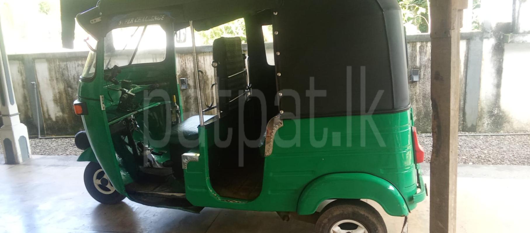 Bajaj 2 stroke 2004 - භාවිතා කරන ලද ත්‍රිරෝද රථය sale in Sri Lanka - patpat.lk