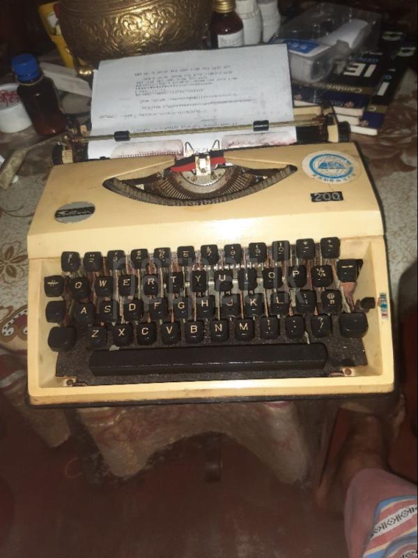 English Typewriter ads-image-1