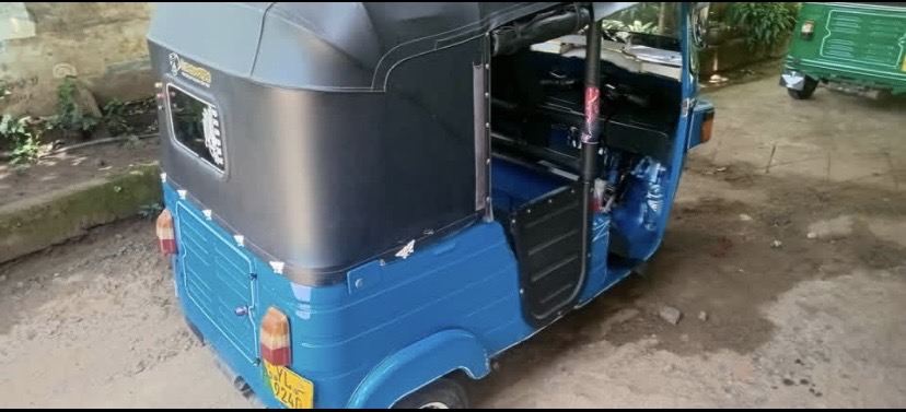 Bajaj Three Wheel 2011 - பயன்படுத்தப்பட்டது முச்சக்கர வண்டி sale in Sri Lanka - patpat.lk