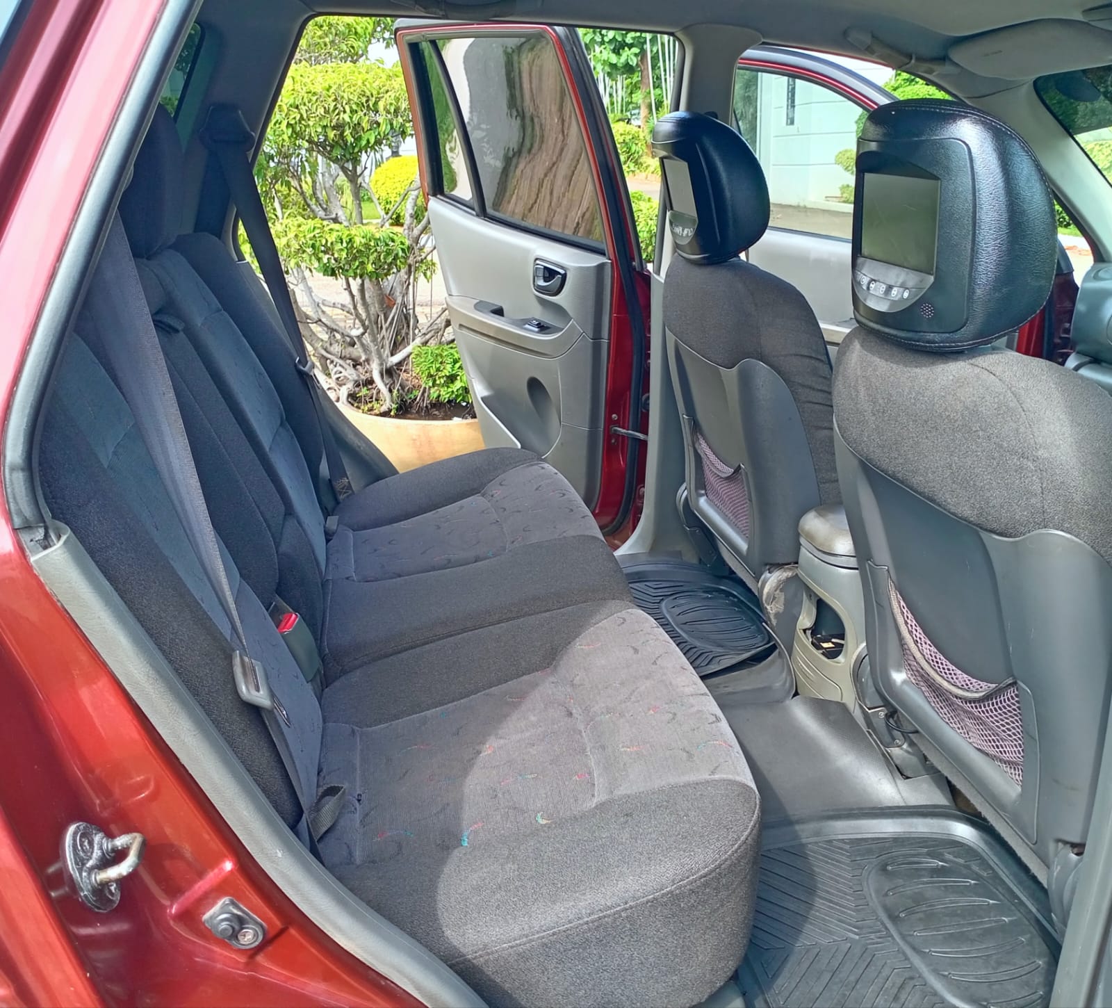 Hyundai Santa Fe 2004 - Used SUV sale in Sri Lanka - patpat.lk