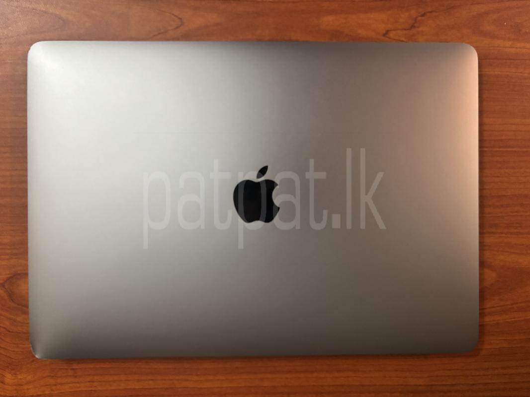 Apple MacBook M1