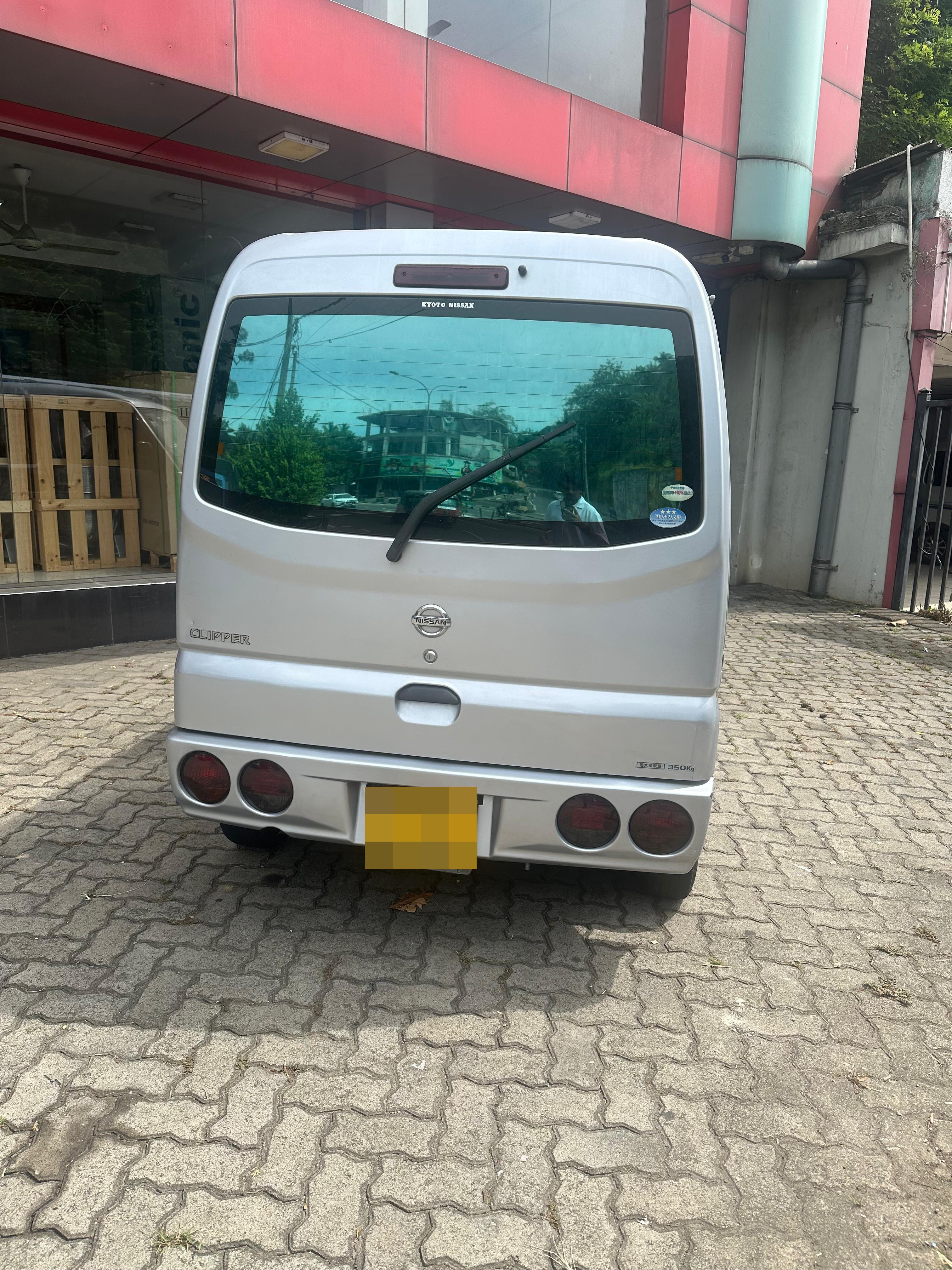 Nissan Clipper 2015 - Used Van sale in Sri Lanka - patpat.lk