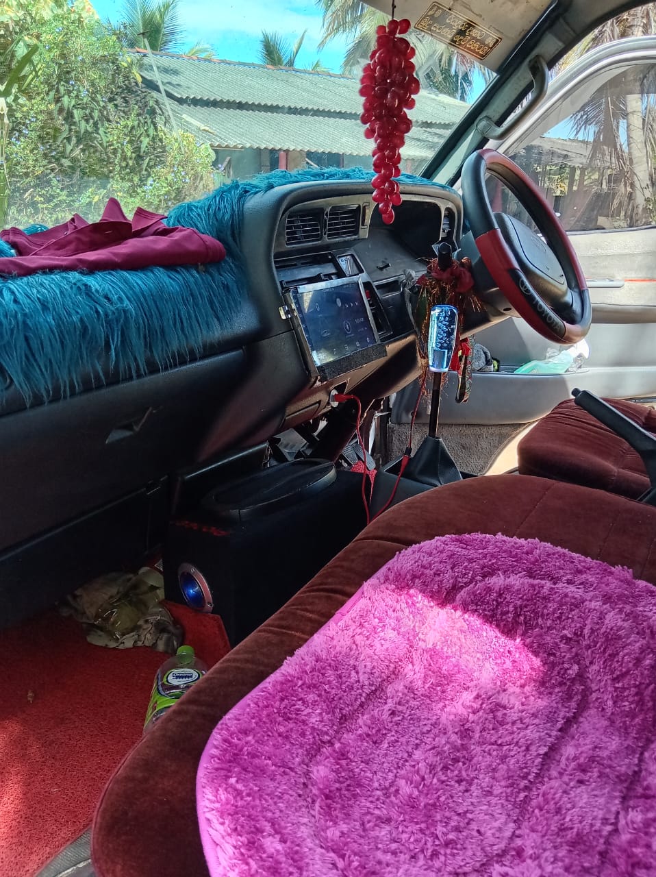Toyota Hiace 2009 - Used Van sale in Sri Lanka - patpat.lk