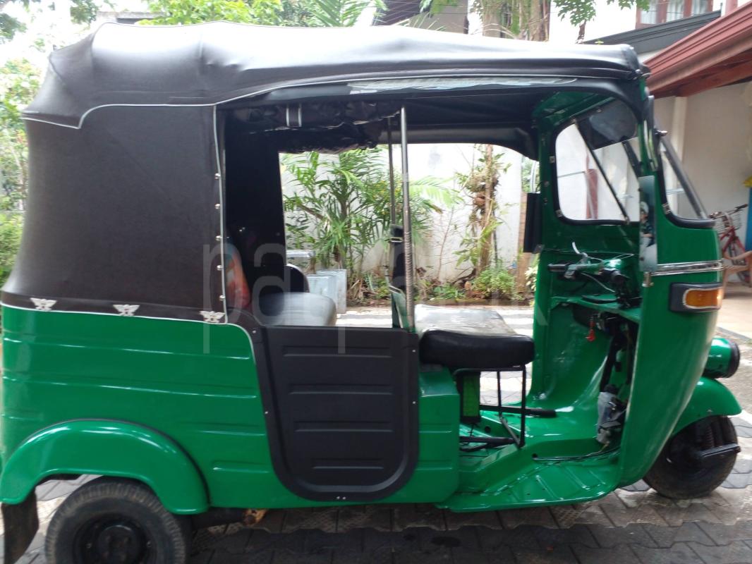 Bajaj Three Wheel 2000 - பயன்படுத்தப்பட்டது முச்சக்கர வண்டி sale in Sri Lanka - patpat.lk