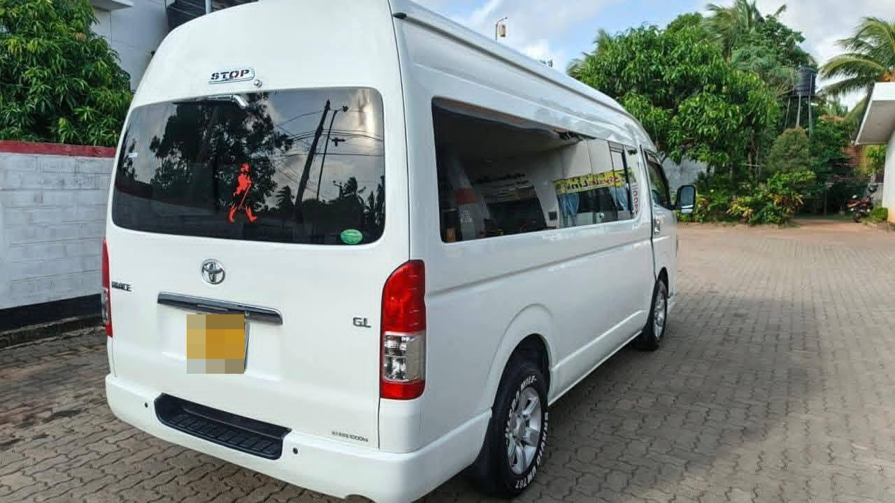 Toyota Hiace 2012 - பயன்படுத்தப்பட்டது வேன் sale in Sri Lanka - patpat.lk