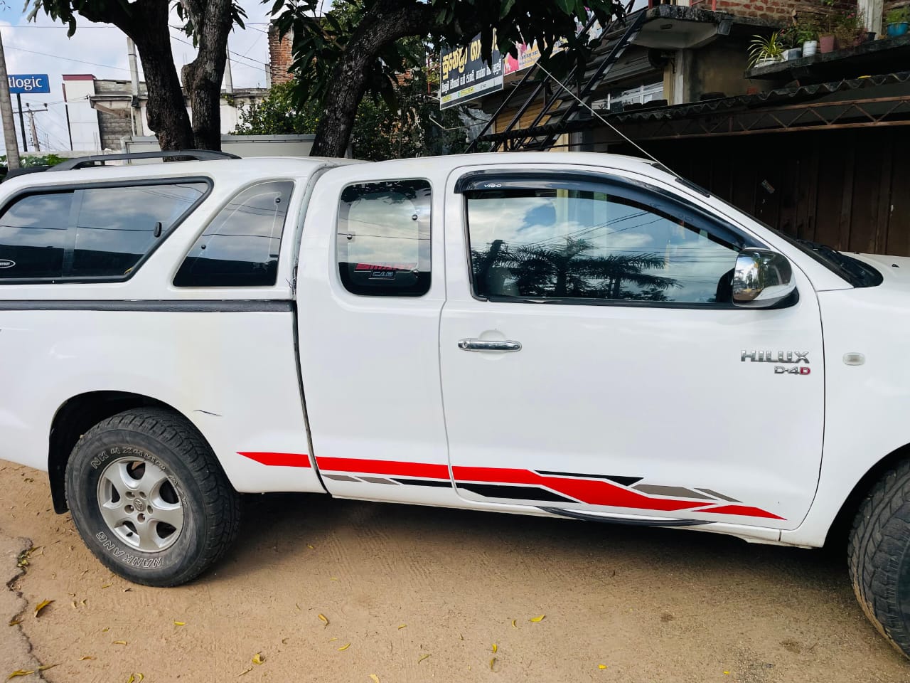 Toyota Hilux 2005 - Used Pick-up  sale in Sri Lanka - patpat.lk