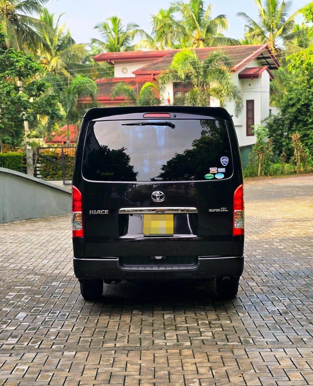 Toyota Hiace 2015 - பயன்படுத்தப்பட்டது வேன் sale in Sri Lanka - patpat.lk