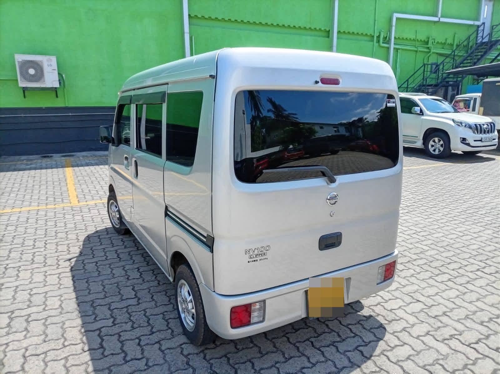 Nissan Cilper 2016 - භාවිතා කරන ලද වෑන් රථය sale in Sri Lanka - patpat.lk