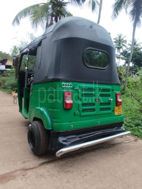 Bajaj Three Wheel 2015 - பயன்படுத்தப்பட்டது முச்சக்கர வண்டி sale in Sri Lanka - patpat.lk