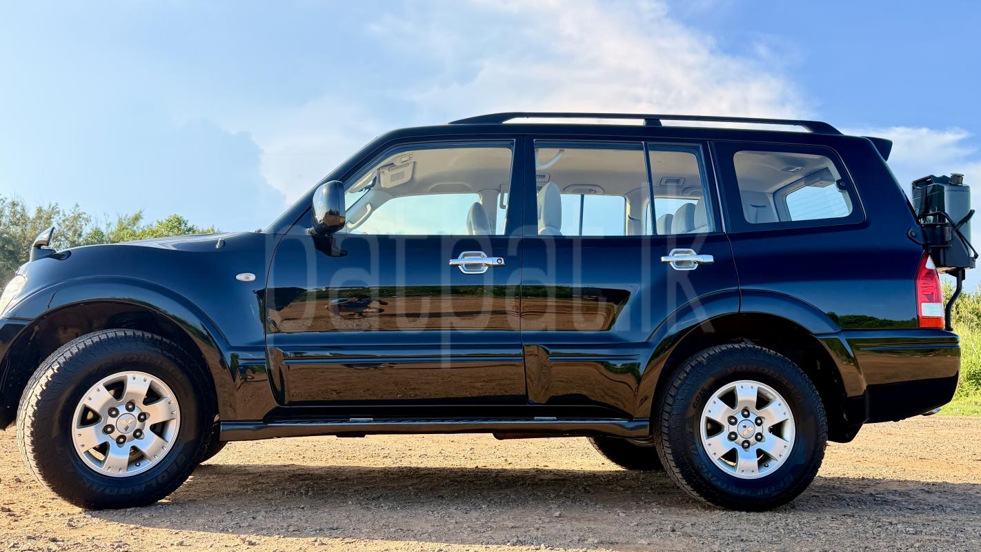 Mitsubishi Montero 2006 - பயன்படுத்தப்பட்டது SUV sale in Sri Lanka - patpat.lk