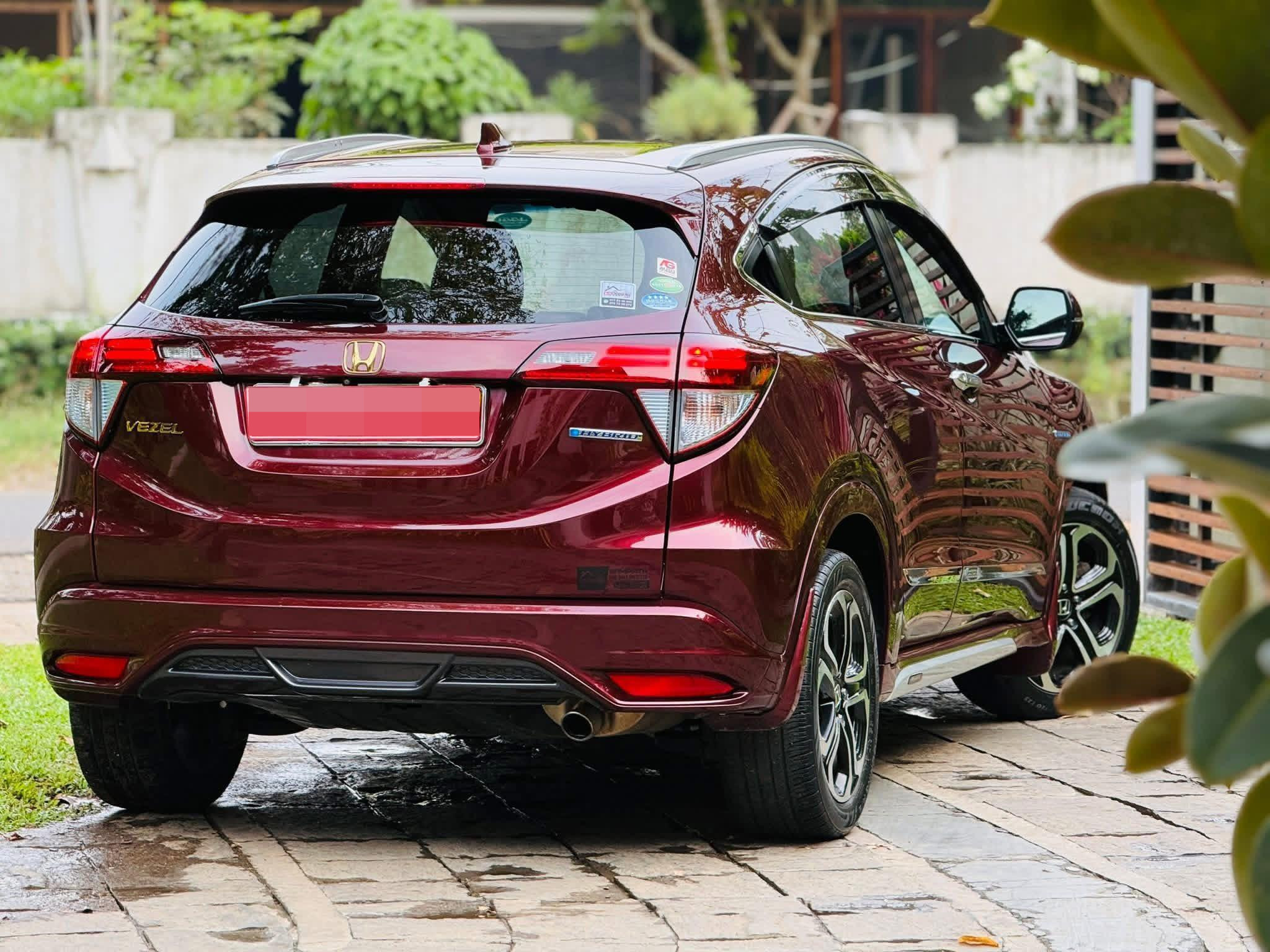Honda Vezel 2015 - Used SUV sale in Sri Lanka - patpat.lk