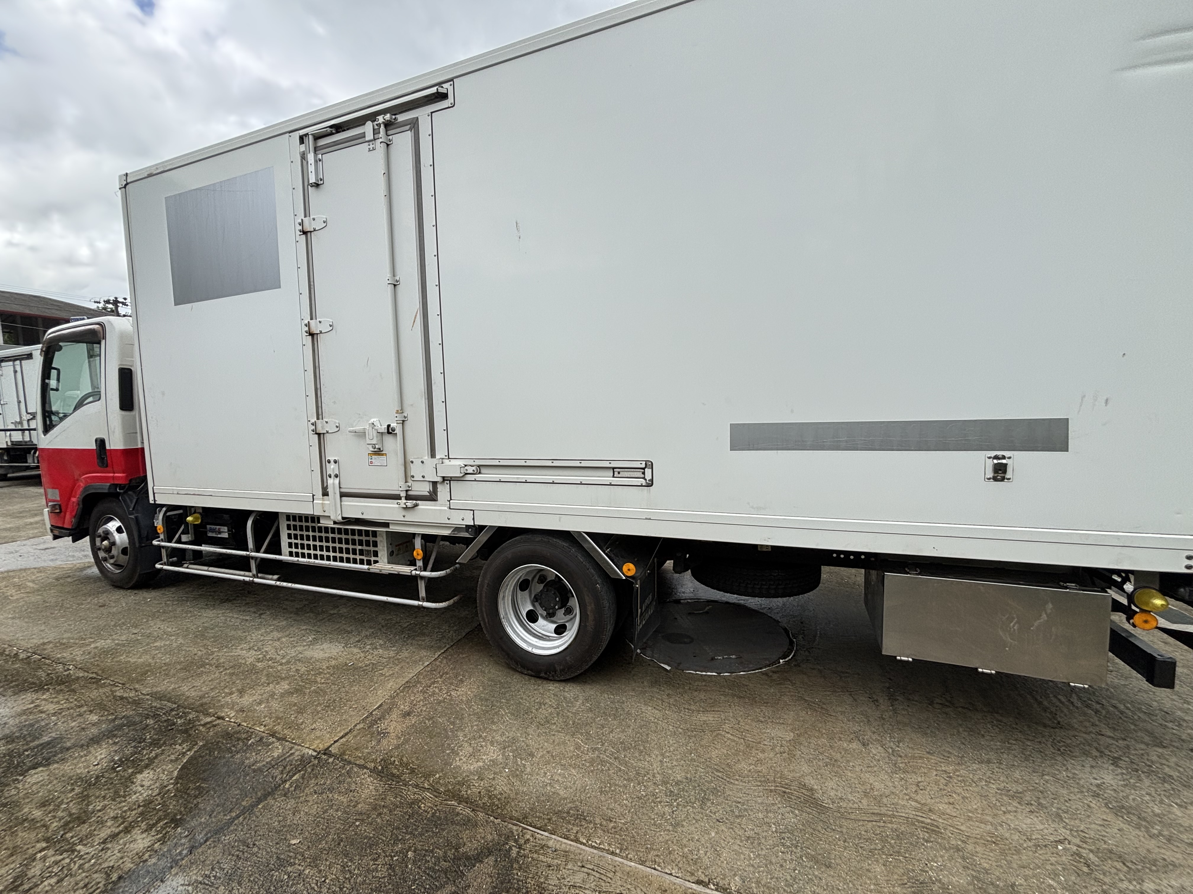 Isuzu ELF 2016 - Brand New Truck sale in Sri Lanka - patpat.lk