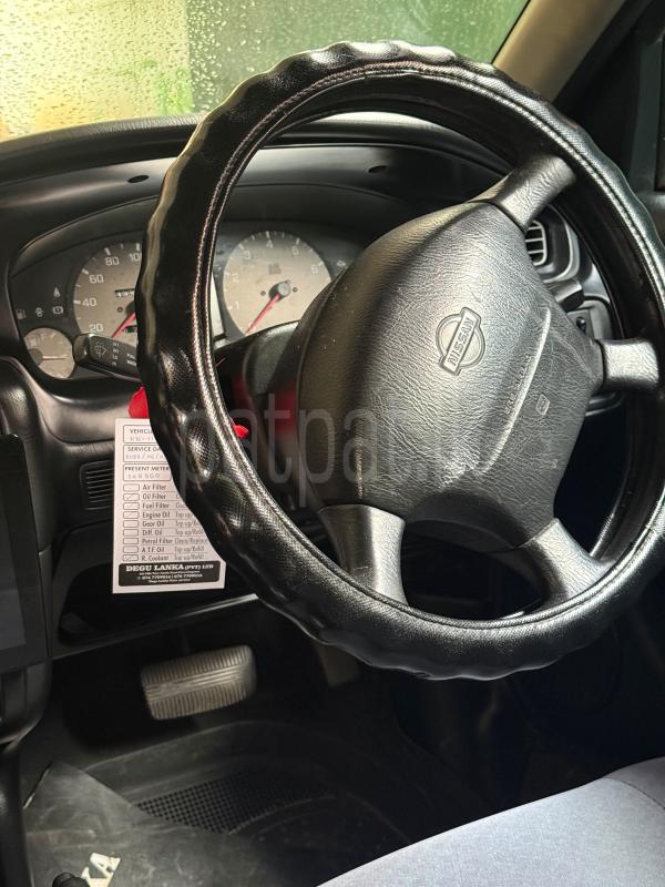 Nissan Bluebird 2007 - பயன்படுத்தப்பட்டது கார் sale in Sri Lanka - patpat.lk
