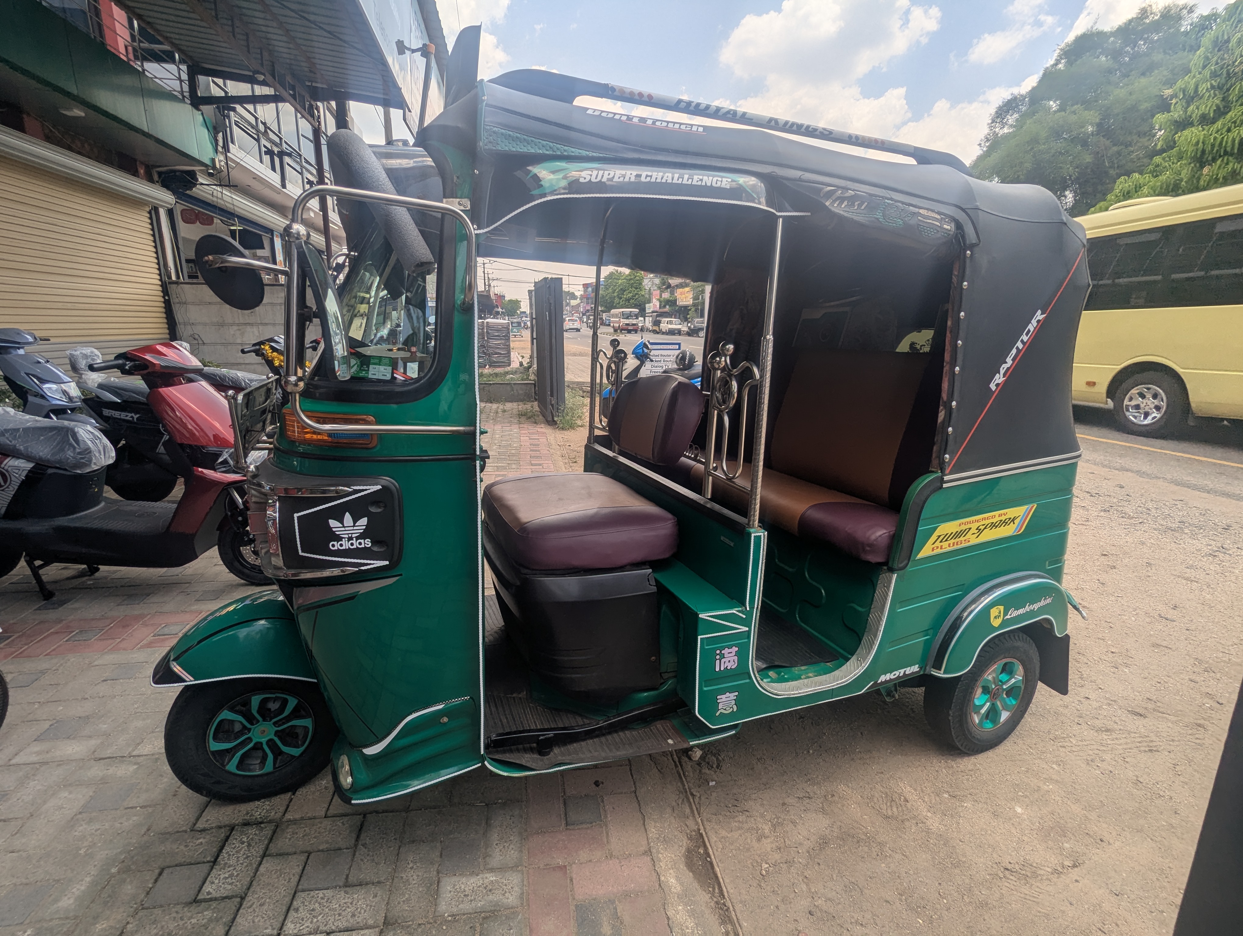 Bajaj Three Wheel 2015 - Used Three wheeler sale in Sri Lanka - patpat.lk