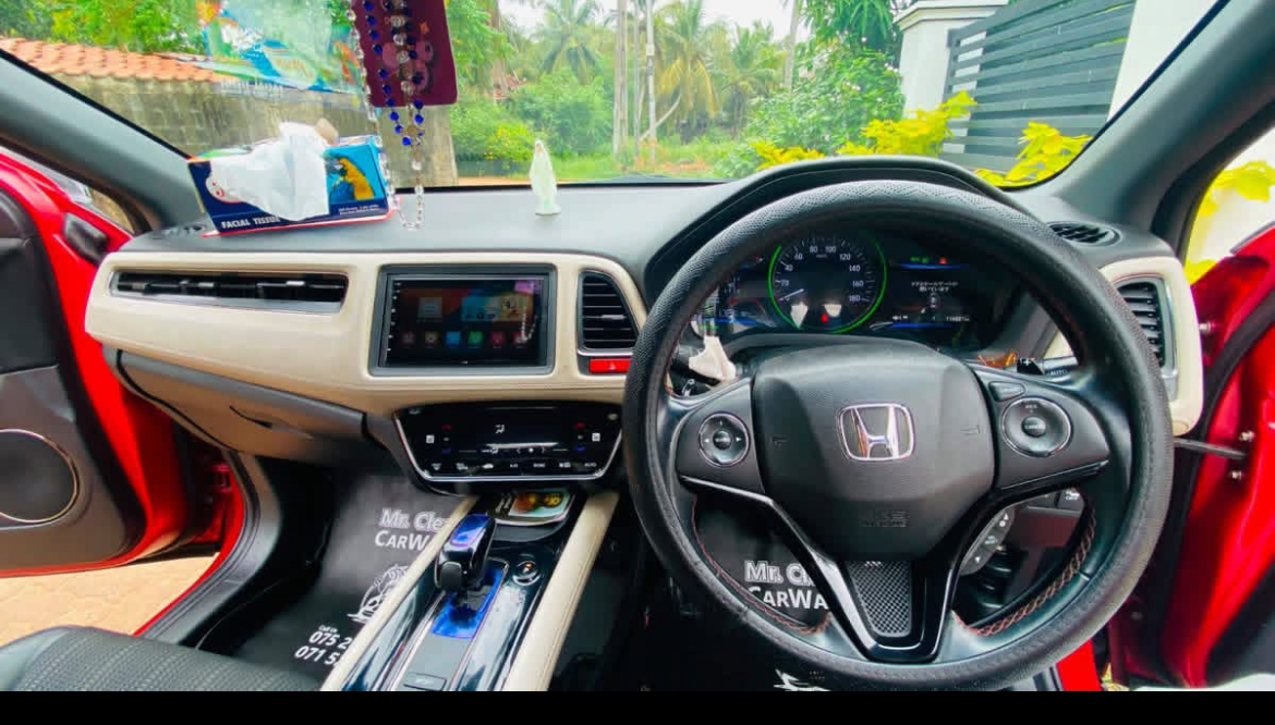 Honda Vezel 2015 - பயன்படுத்தப்பட்டது SUV sale in Sri Lanka - patpat.lk