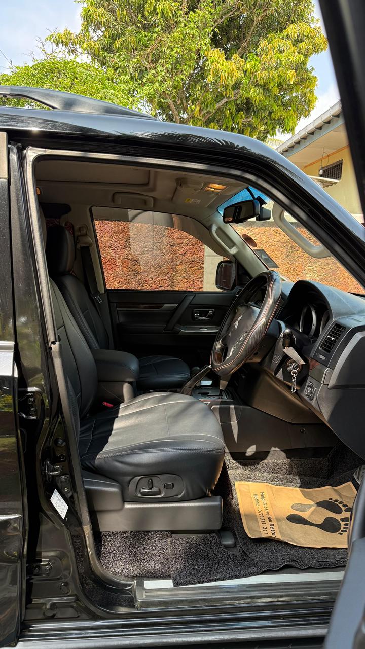 Mitsubishi Montero 2015 - பயன்படுத்தப்பட்டது SUV sale in Sri Lanka - patpat.lk