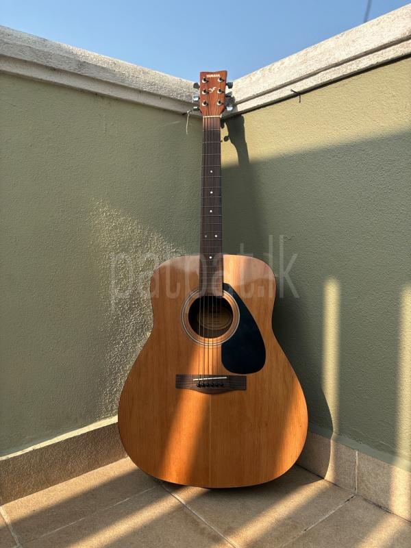Yamaha F310 Acoustic Guitar - Excellent Condition ads-image-1