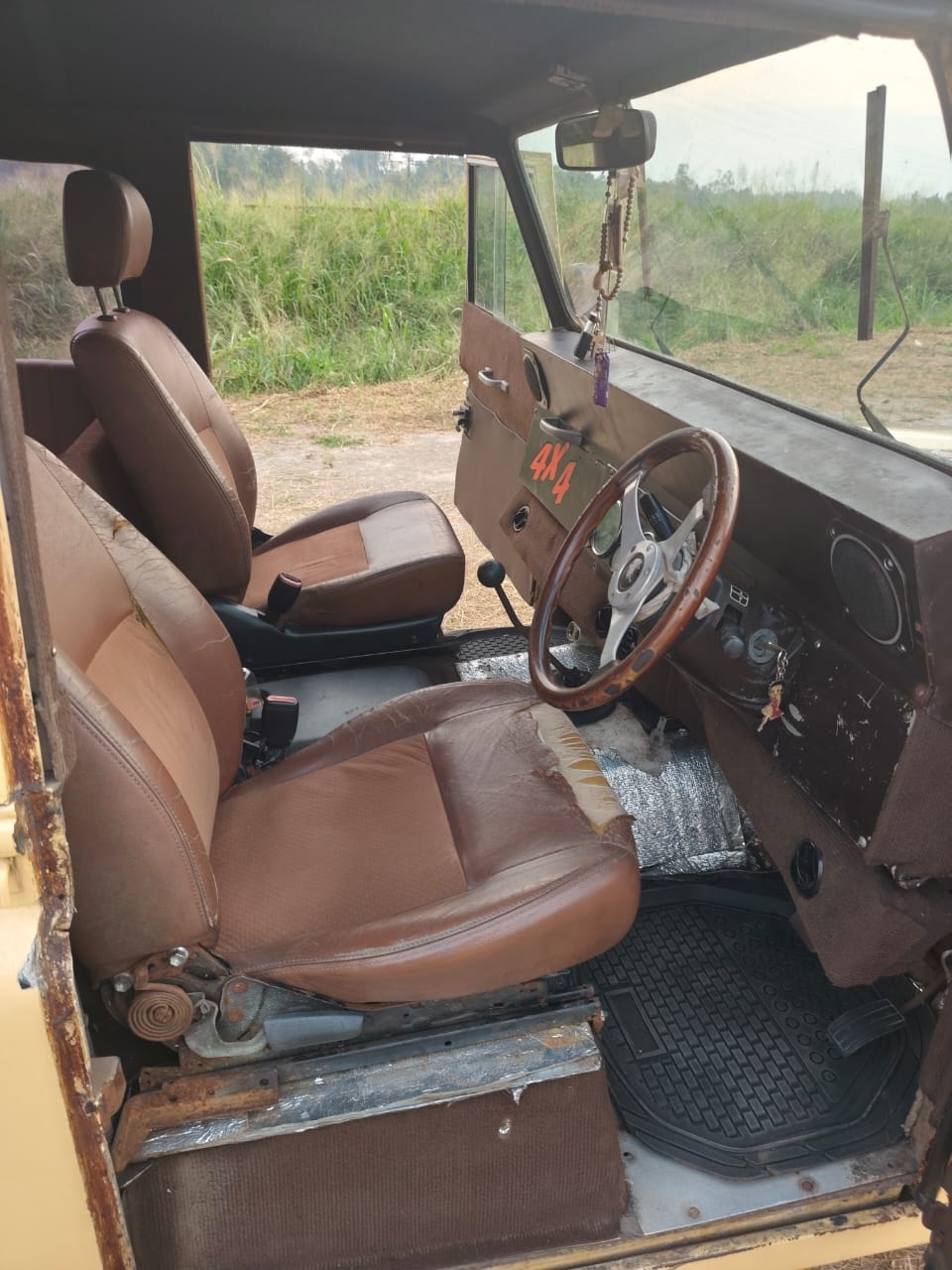 Land Rover Defender 1998 - பயன்படுத்தப்பட்டது SUV sale in Sri Lanka - patpat.lk