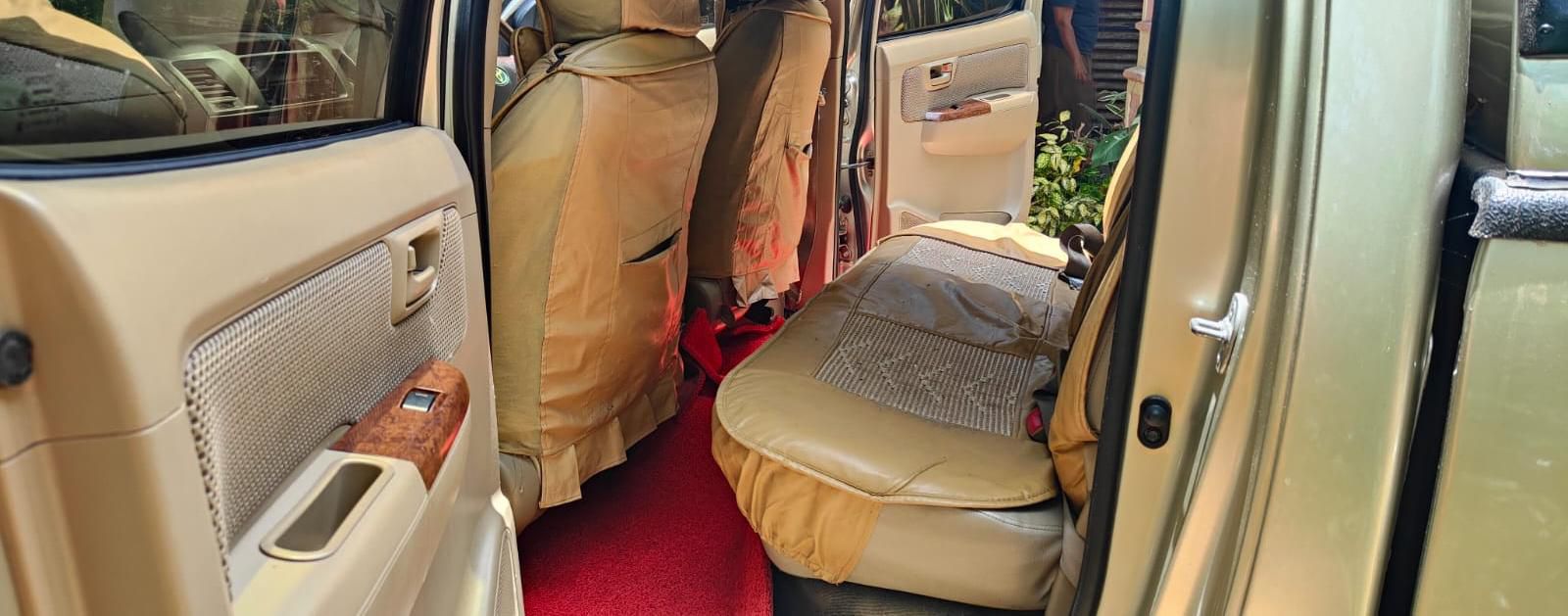 Toyota Hilux 2011 - பயன்படுத்தப்பட்டது சரக்கு போக்குவரத்து sale in Sri Lanka - patpat.lk