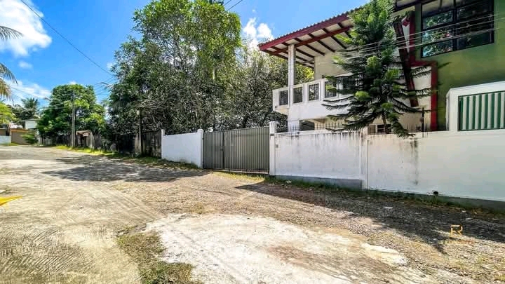 Commercial Land for Sale in Pelawatta