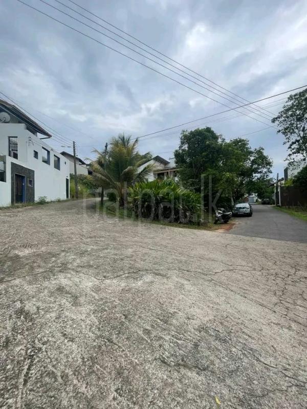 Residential Land for Sale in Talawatugoda