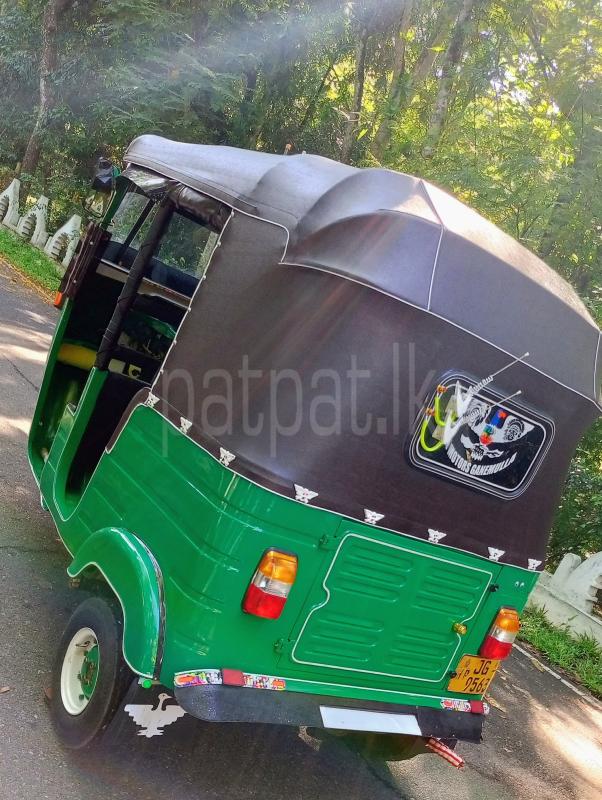 Bajaj Three Wheel 2004 - பயன்படுத்தப்பட்டது முச்சக்கர வண்டி sale in Sri Lanka - patpat.lk