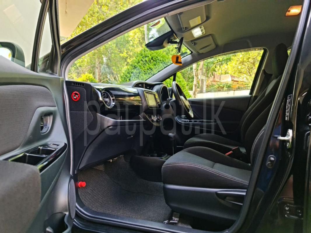 Toyota Vitz 2018 - Used Car sale in Sri Lanka - patpat.lk