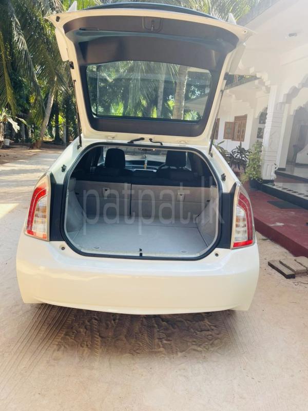 Toyota Prius 2014 - பயன்படுத்தப்பட்டது கார் sale in Sri Lanka - patpat.lk
