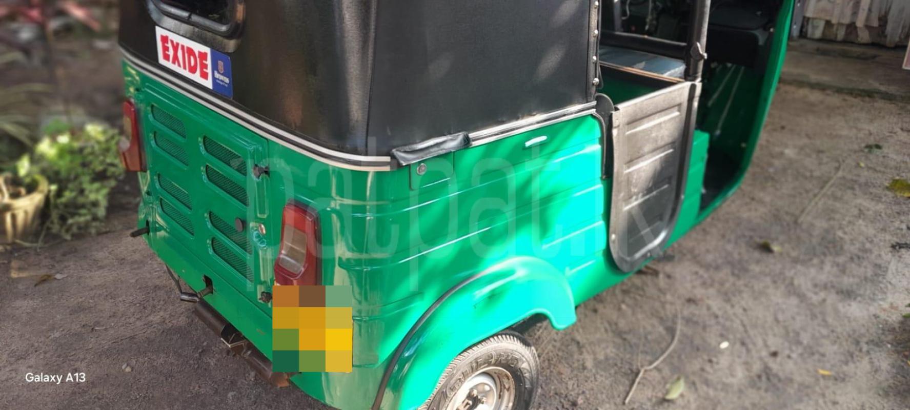 Bajaj Three Wheel 2015 - பயன்படுத்தப்பட்டது முச்சக்கர வண்டி sale in Sri Lanka - patpat.lk