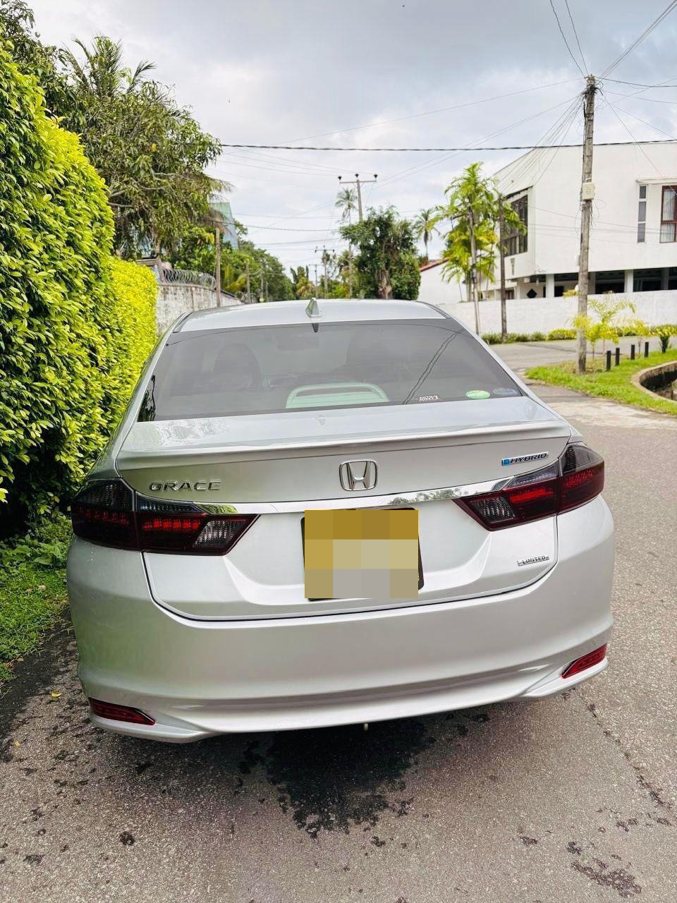 Honda Grace 2016 - பயன்படுத்தப்பட்டது கார் sale in Sri Lanka - patpat.lk