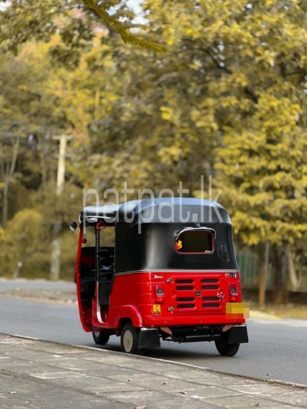 Bajaj Three Wheel 2017 - பயன்படுத்தப்பட்டது முச்சக்கர வண்டி sale in Sri Lanka - patpat.lk