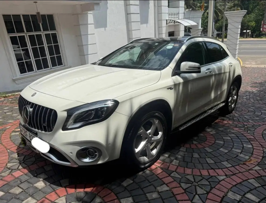 Mercedes Benz C180 2018 - பயன்படுத்தப்பட்டது SUV sale in Sri Lanka - patpat.lk