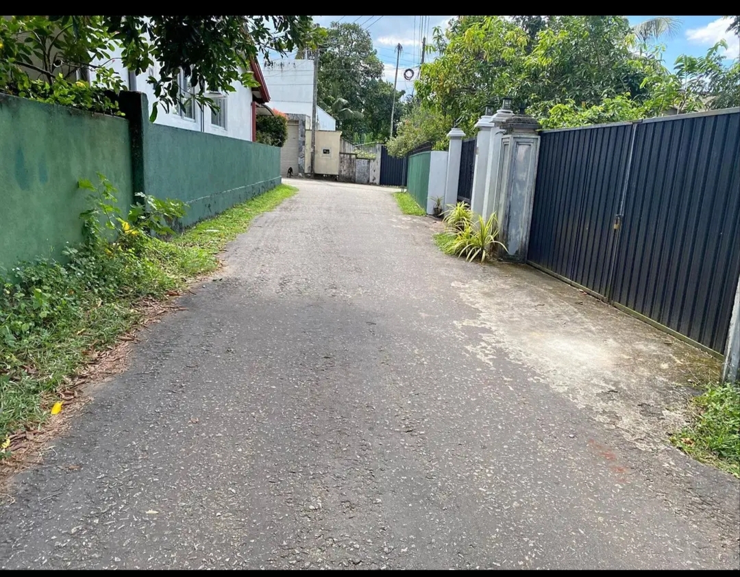 Residential Land for Sale in Talawatugoda