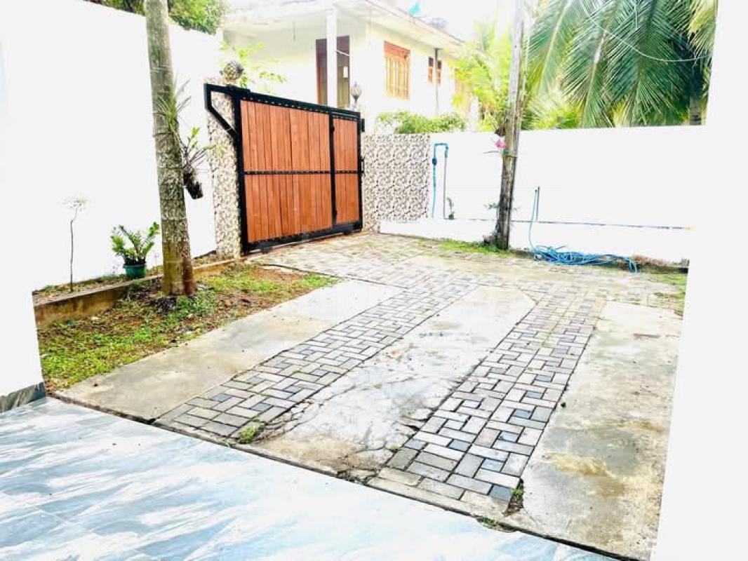 House for Sale in Polgasowita