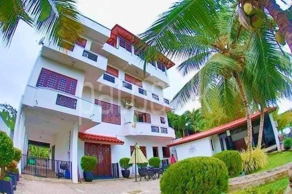 Advertisement image 1