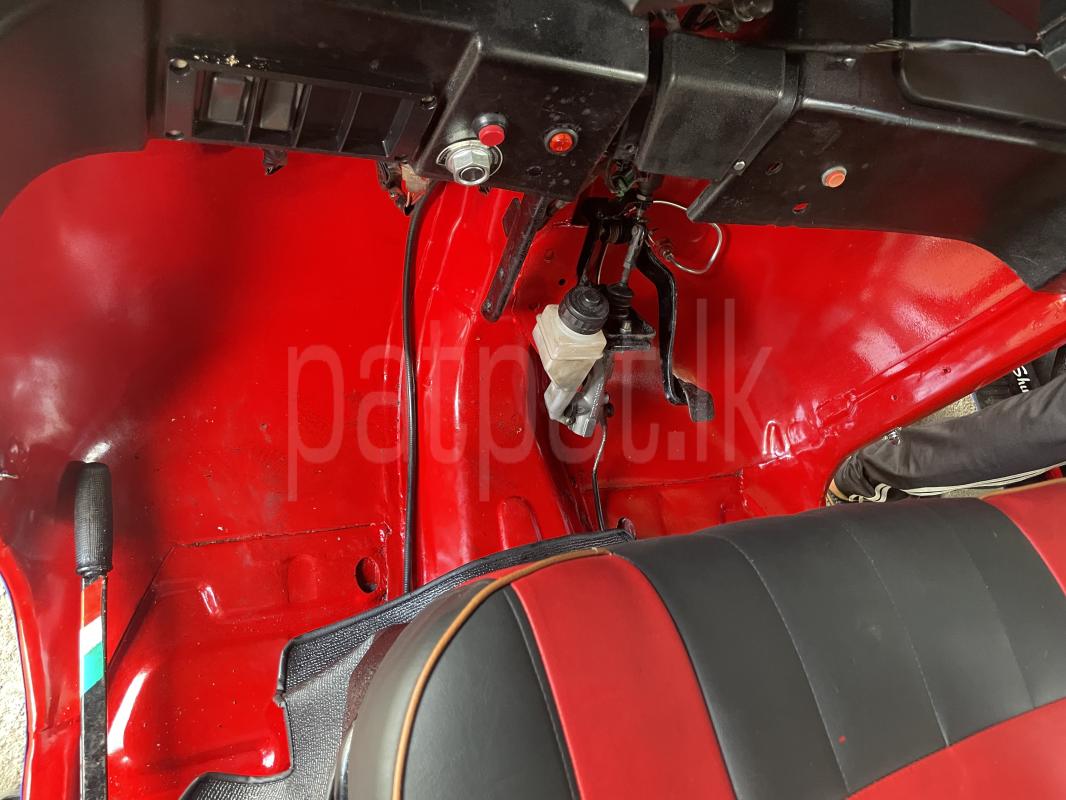 Bajaj 4 stroke 2012 - பயன்படுத்தப்பட்டது முச்சக்கர வண்டி sale in Sri Lanka - patpat.lk