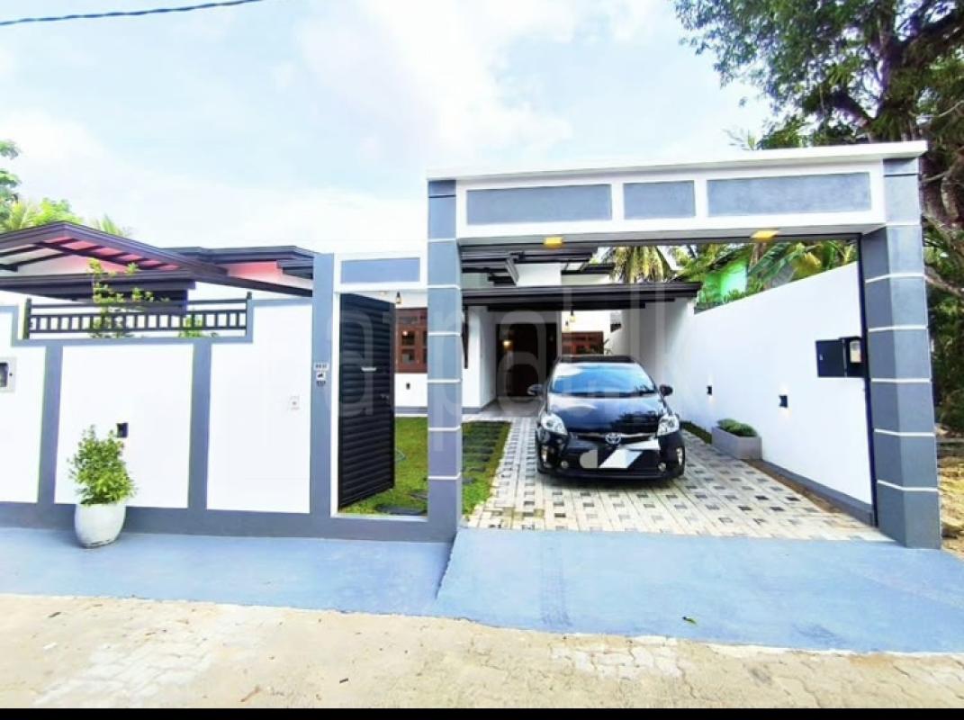 House for Sale in Athurugiriya