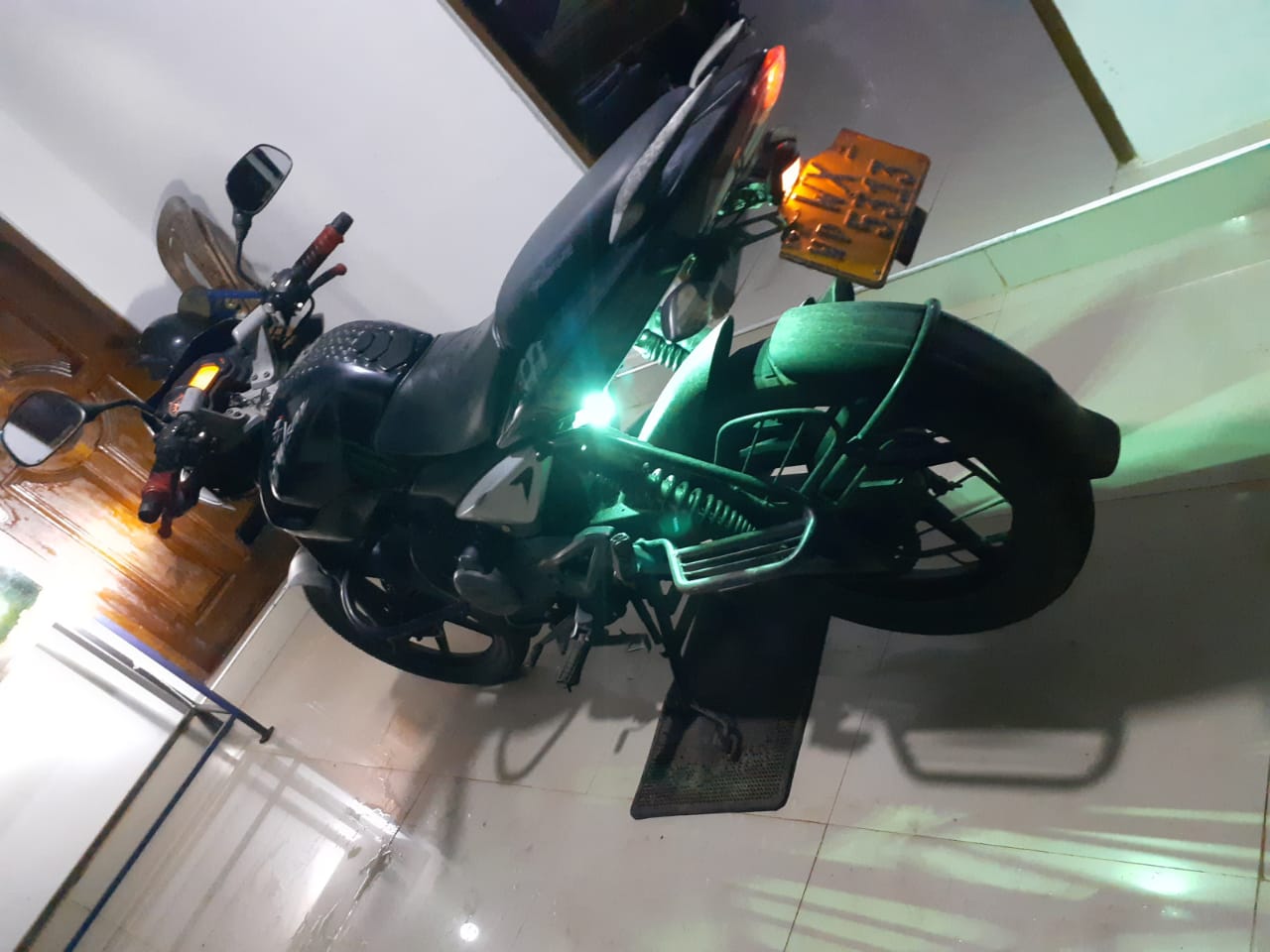 Bajaj Pulsar 2011 - பயன்படுத்தப்பட்டது பைக் sale in Sri Lanka - patpat.lk