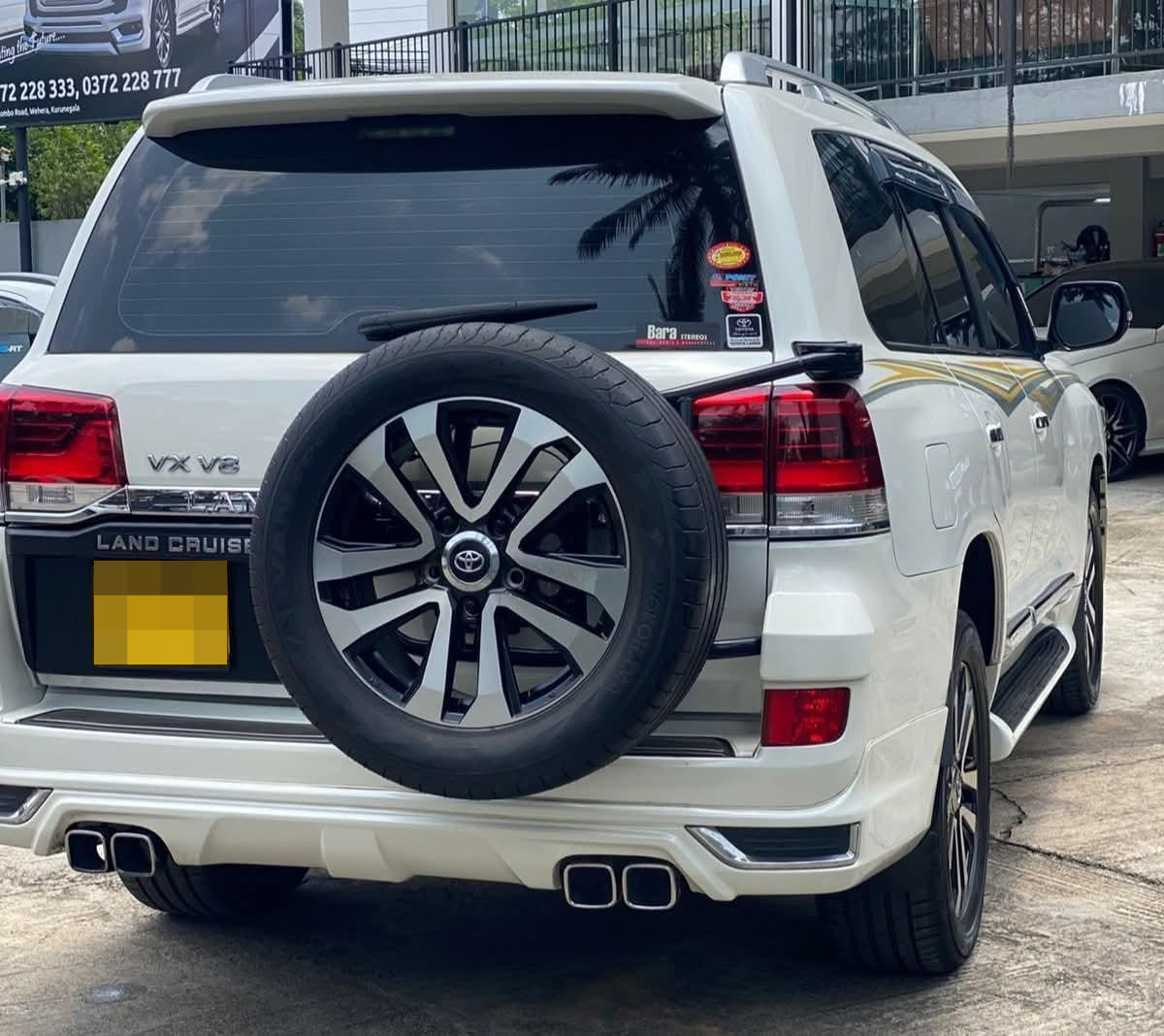 Toyota Land Cruiser 2015 - பயன்படுத்தப்பட்டது SUV sale in Sri Lanka - patpat.lk